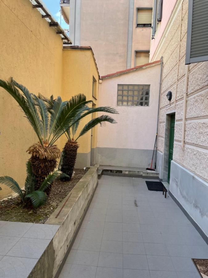 Appartamento Stella Marina In Pieno Centro Di Pietra Ligure Sulla Passeggiata E A Un Passo Dal Mare Exterior photo