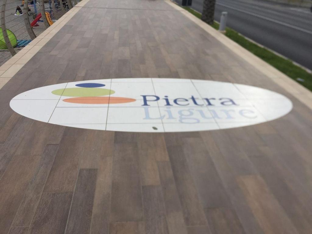 Appartamento Stella Marina In Pieno Centro Di Pietra Ligure Sulla Passeggiata E A Un Passo Dal Mare Exterior photo